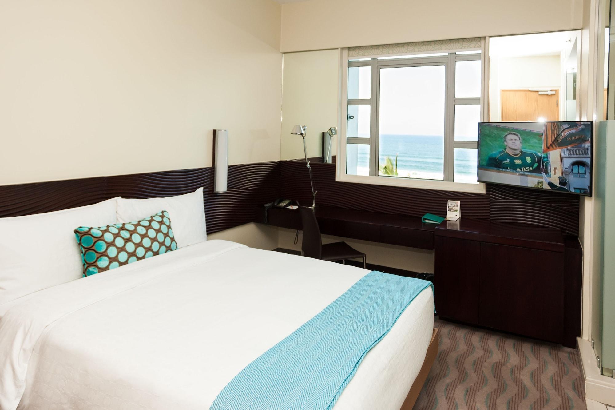 Suncoast Hotel & Towers Durban Esterno foto A typical room at the hotel